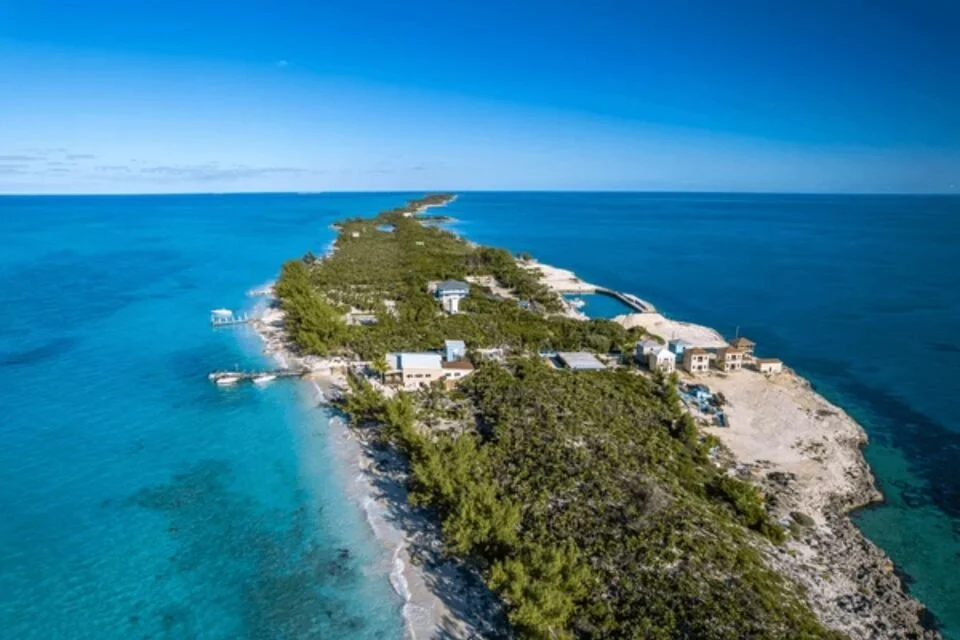 Snorkel Near Rose Island