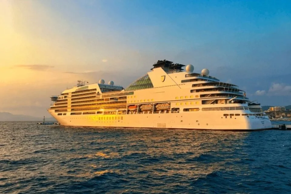 Take a Sunset Harbor Cruise in Nassau